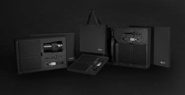 Logotrade werbemittel das Foto: Swiss Peak RCS Deluxe Business-Set mit Flasche