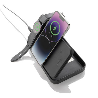 Logo trade promotional giveaways image of: Swiss Peak RCS recycled travel case with 3 in 1 charger