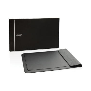 Logo trade promotional products picture of: Swiss Peak 15W magnetic charging laptop sleeve 14-15,6"