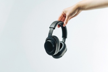 Logotrade ärikingitused pilt: Irvine RCS taaskasutatud ja parandatavad ANC juhtmevabad kõrvaklapid