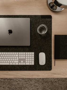 Logotrade reklaamkingid pilt: VINGA Albon GRS taaskasutatud vildist lauaalus