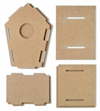 Logotrade meene foto: Puidust linnumaja