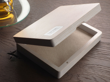 Logo trade meened foto: Puidust kast 1819121