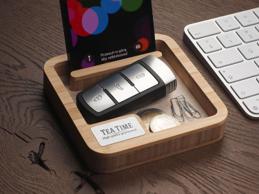 Logotrade ärikingid pilt: Puidust lauakorraldaja 1846292