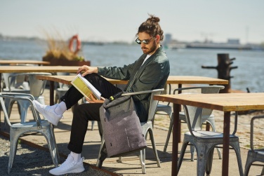 Logotrade liikelahja tuotekuva: Urban varkaudenesto- ja viiltosuojattu reppu