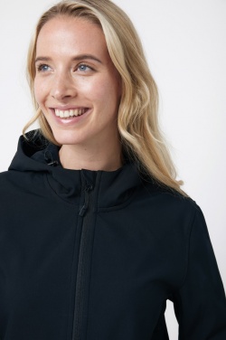 Logotrade mainostuote tuotekuva: Iqoniq Makalu naisten softshell takki R-polyesteristä