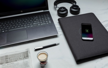 Logotrade logo dāvanas foto: Air 5W bezvadu uzlādes portfelis A4 ar 5000 mAh jaudas banku