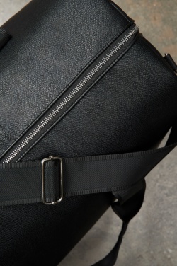 Logotrade Ideja dāvanas foto: VINGA Bermond RCS pārstrādāta PU nedēļas nogales soma