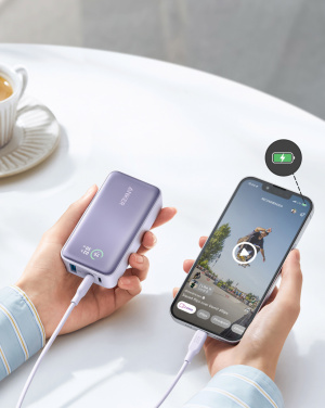 Logotrade ziemassvētku dāvanas foto: Anker Powerbank PowerCore 10.000mAh 30W ārējais akumulators